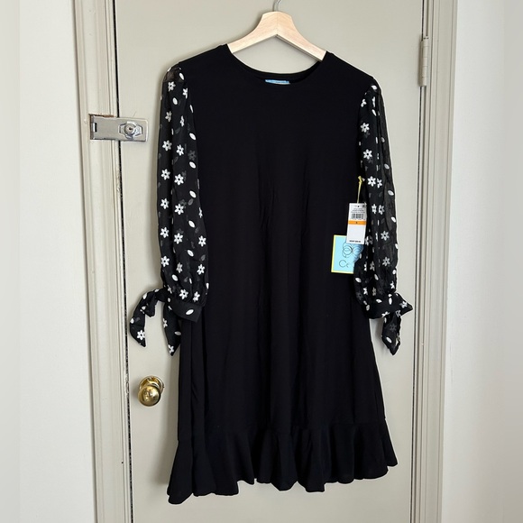 Cece, size Small, nwt, black dress with flowers on sleeve - Picture 2 of 4